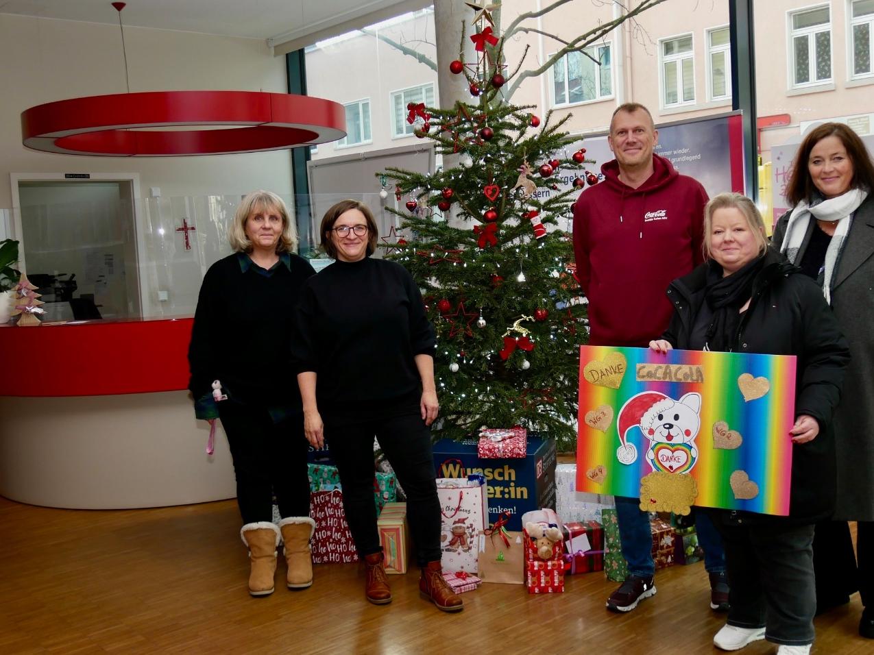 Geschenkübergabe Coca Cola 17122024