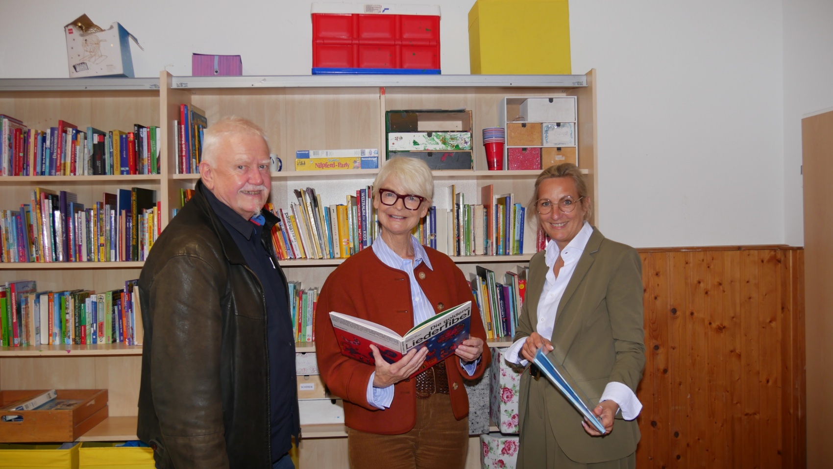 Jugendhilfeexperte Manfred Brötz, Olympiasiegerin und Stifterin Ann Kathrin Linsenhoff und Ina Hauck