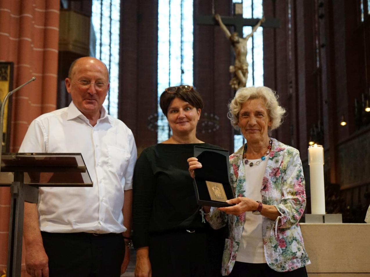 Stadtdekan Dr. Johannes zu Eltz, Marianne Brandt und Brigitte Weber